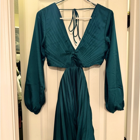 Abercrombie & Fitch, The A&F Giselle Pleated Cutout Mini Dress, Green - Picture 2 of 5